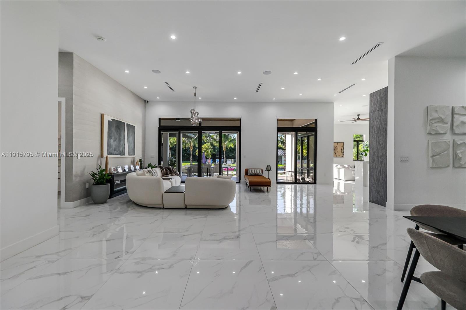 SWEETWATER ESTS SUB - Residential Lease