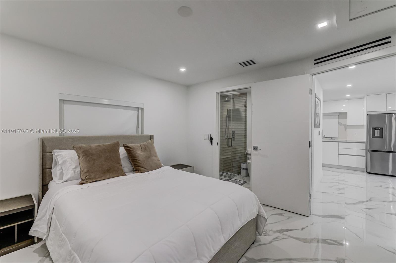 SWEETWATER ESTS SUB - Residential Lease