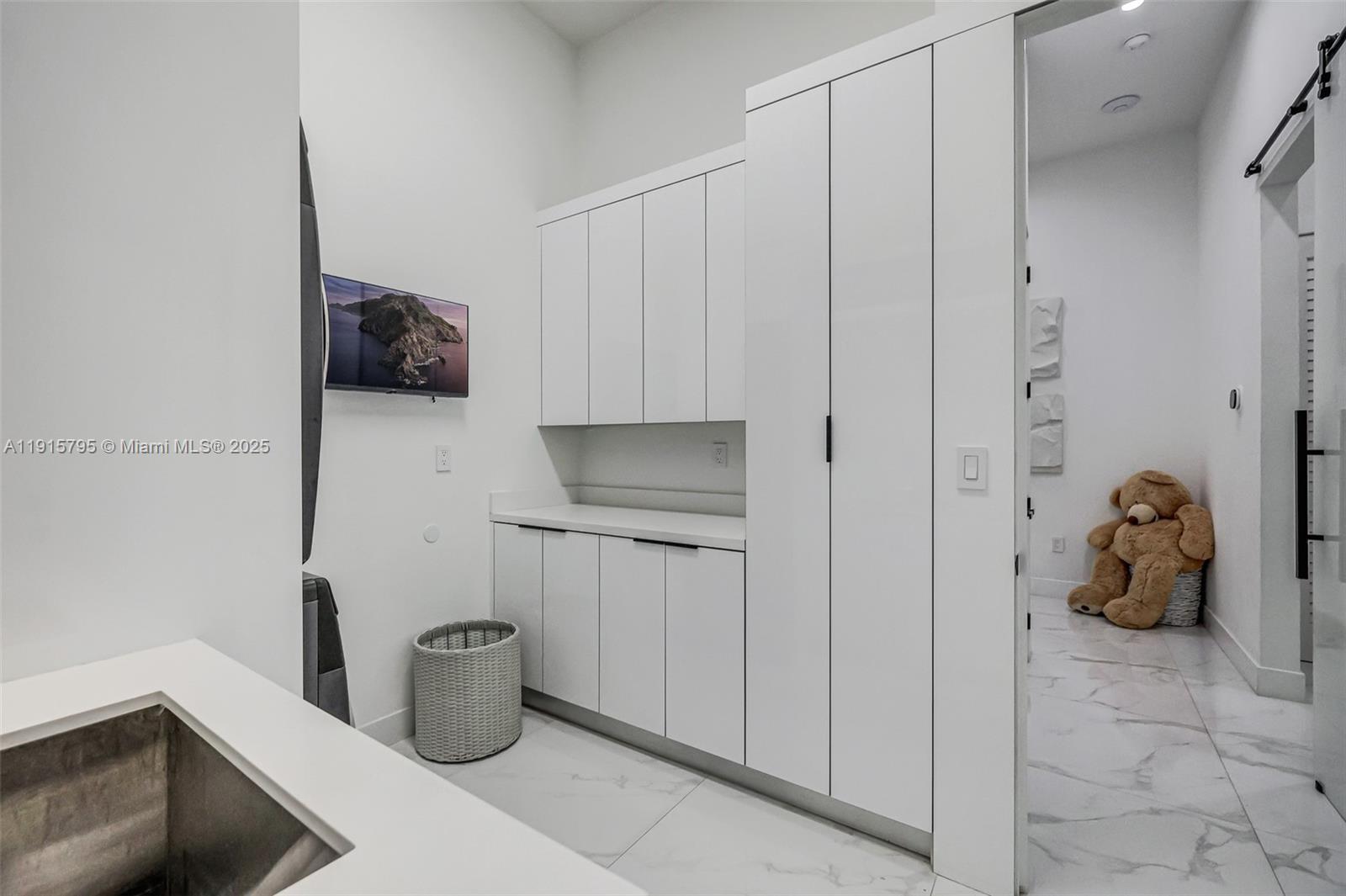 SWEETWATER ESTS SUB - Residential Lease