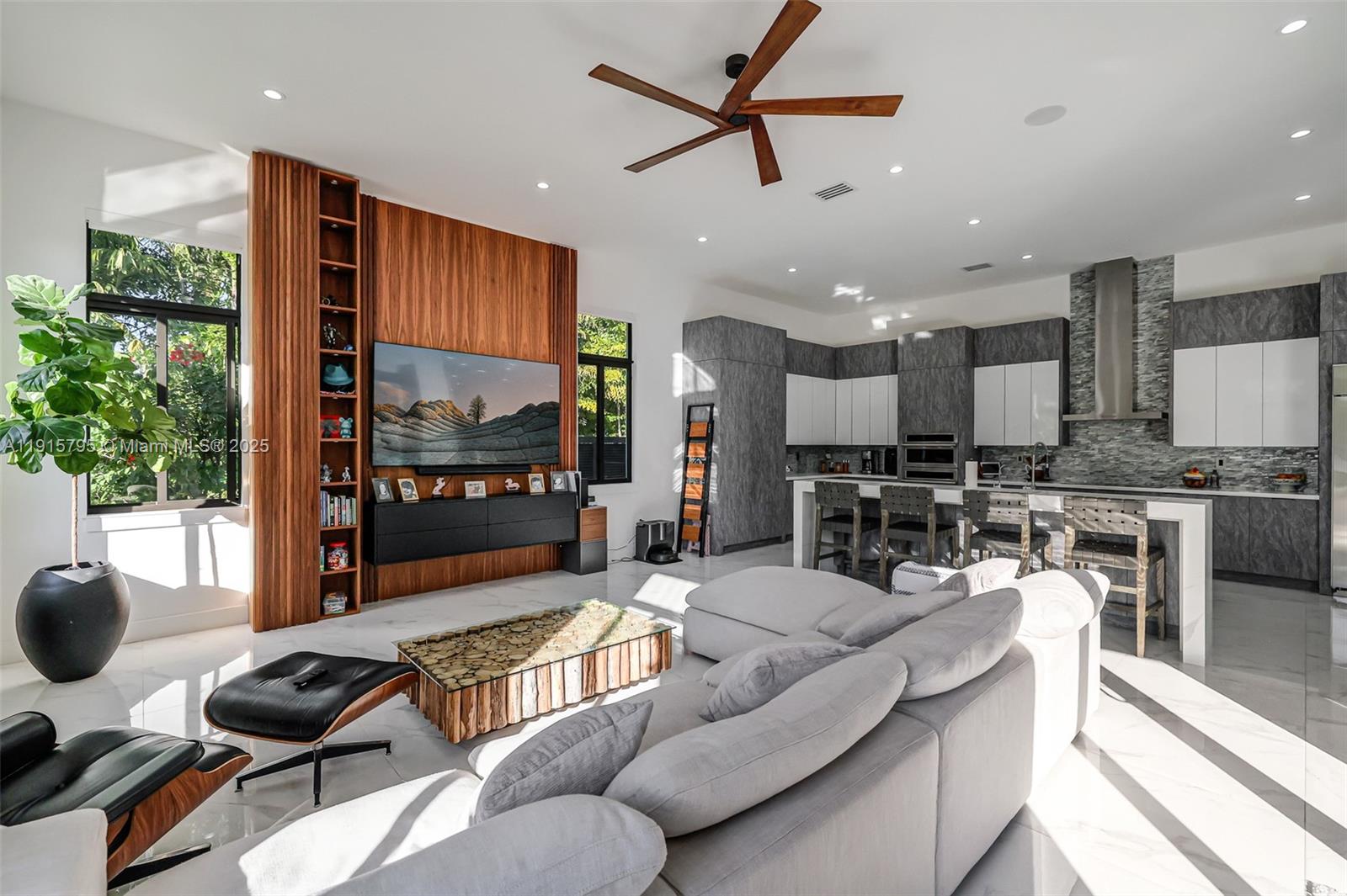 SWEETWATER ESTS SUB - Residential Lease