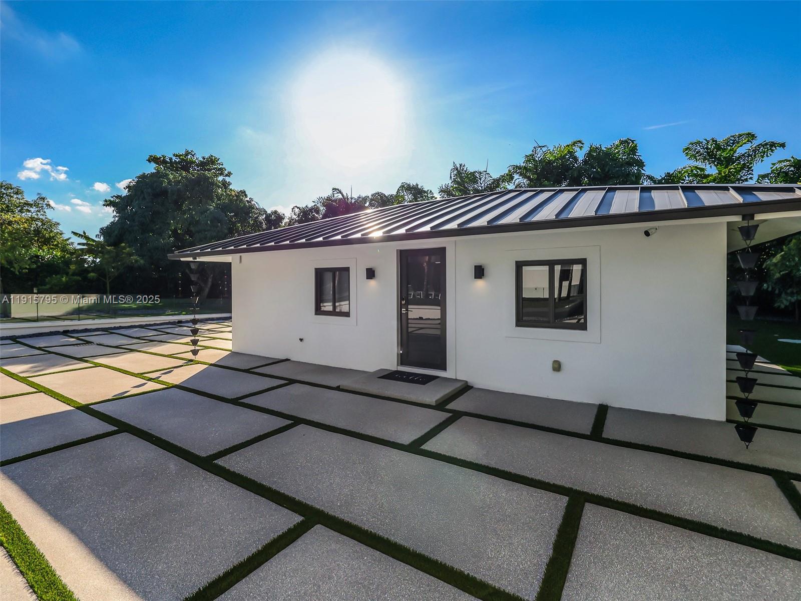 SWEETWATER ESTS SUB - Residential Lease