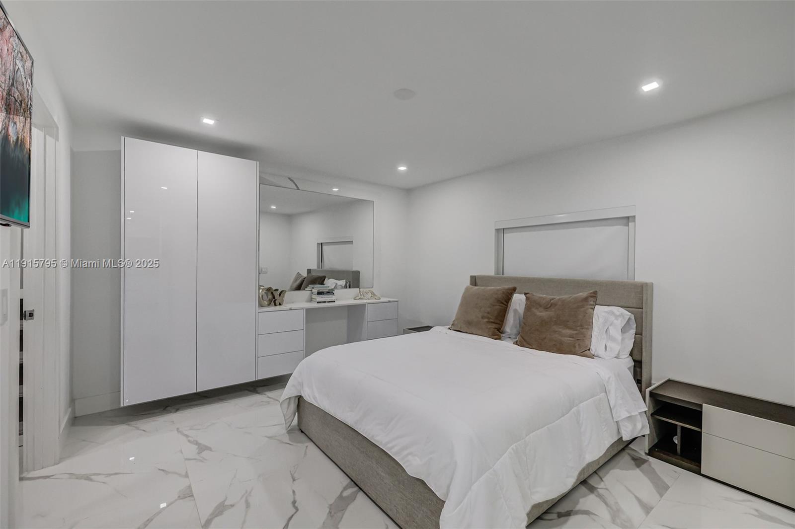 SWEETWATER ESTS SUB - Residential Lease