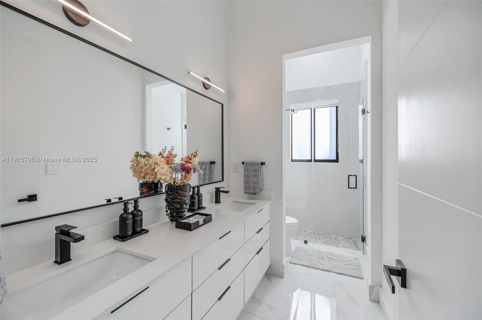 SWEETWATER ESTS SUB - Residential Lease