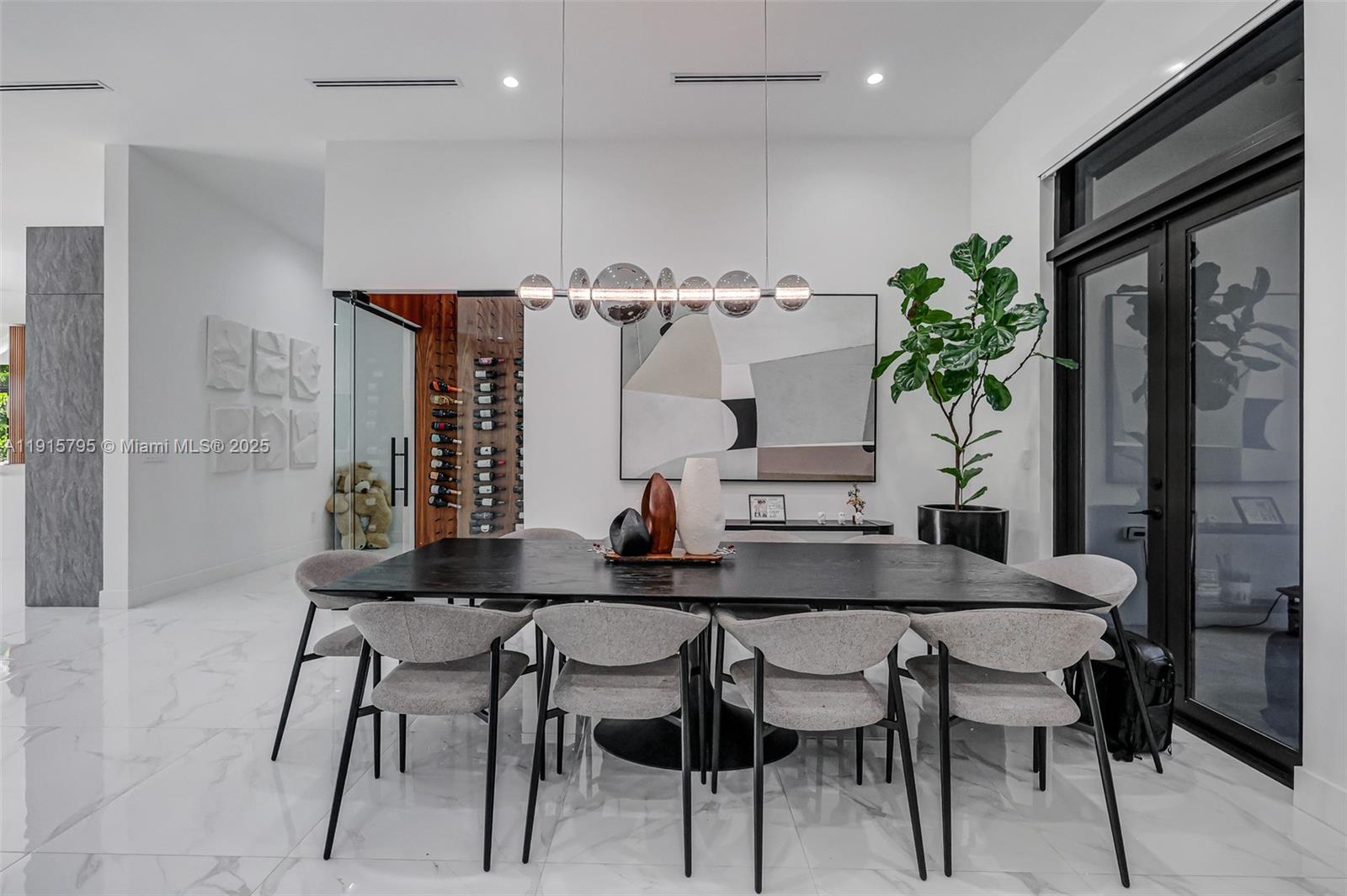 SWEETWATER ESTS SUB - Residential Lease