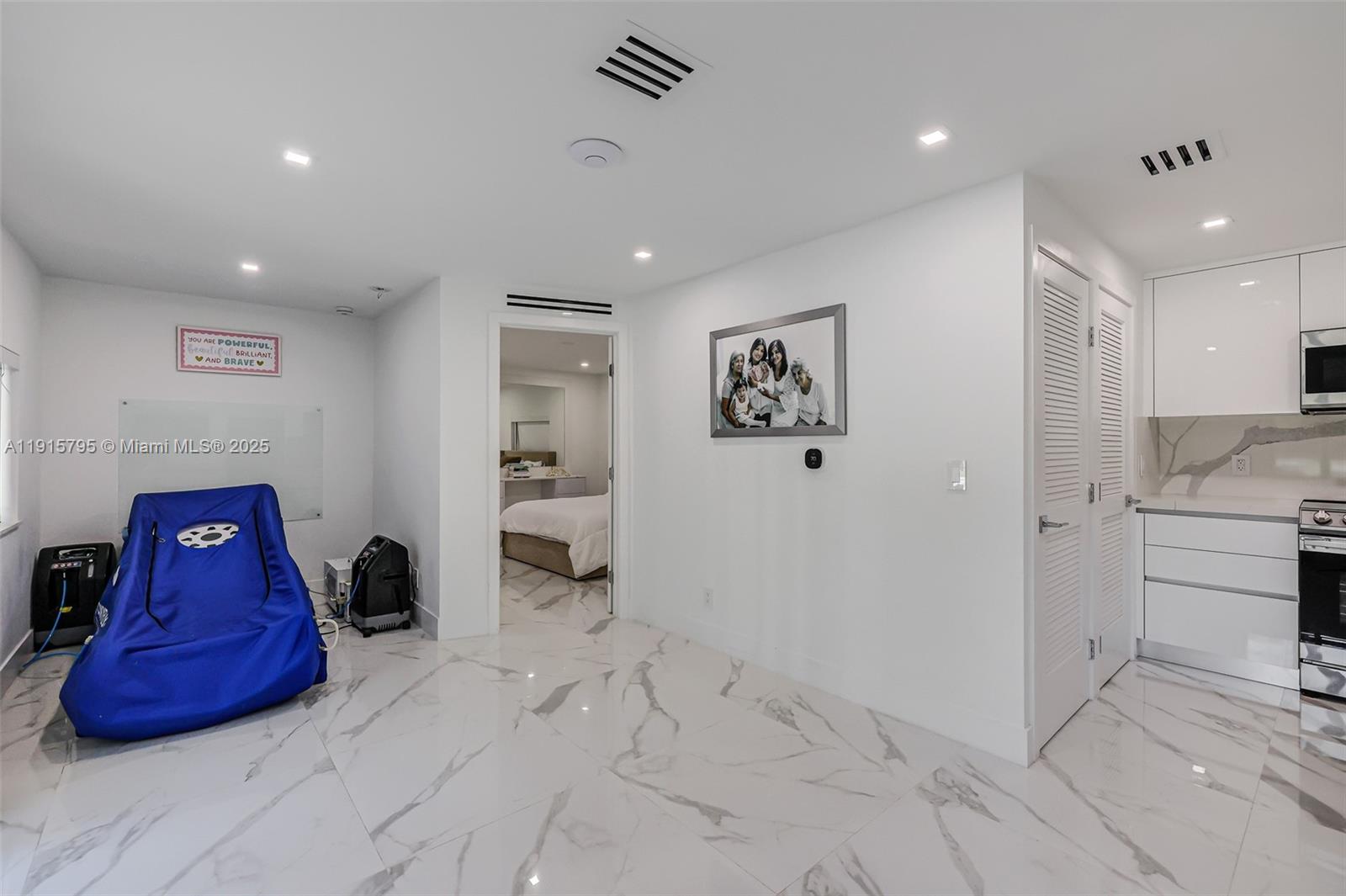 SWEETWATER ESTS SUB - Residential Lease