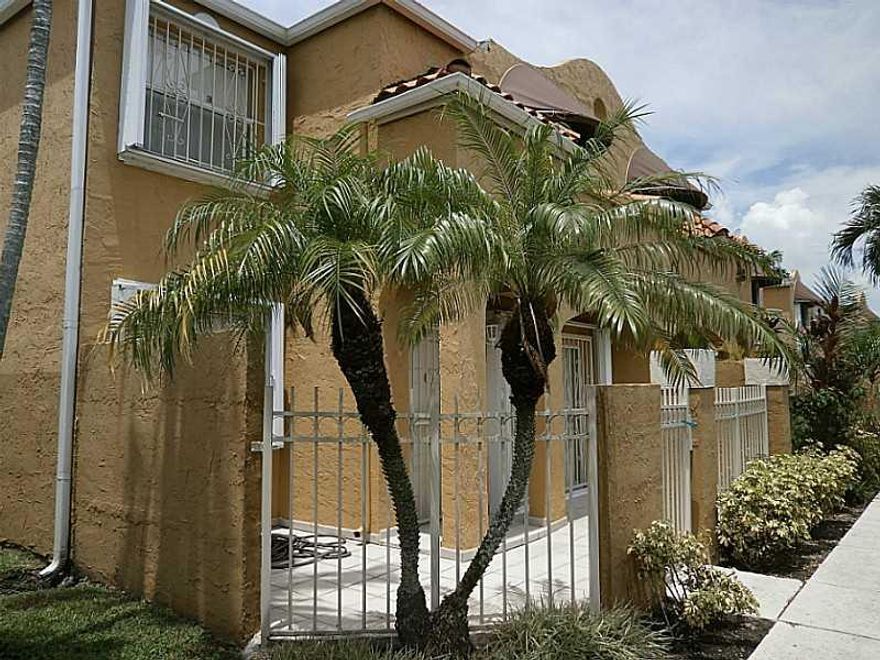 Great Looking and centrally located corner unit townhouse at The Gables. Owner only requires 2 months plus $ 1000 security to move in !!! .