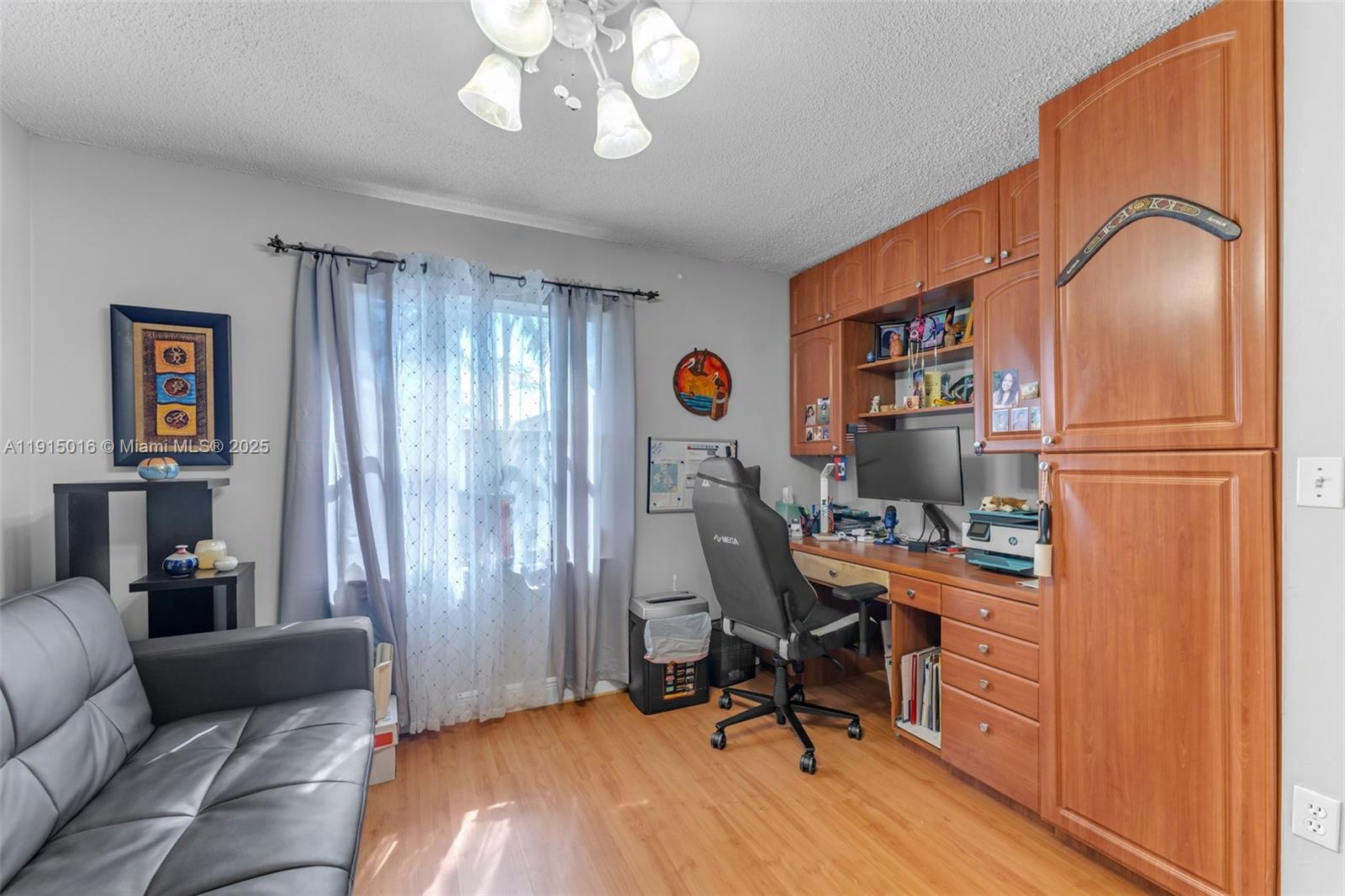 HAMMOCKS SHORES - Residential