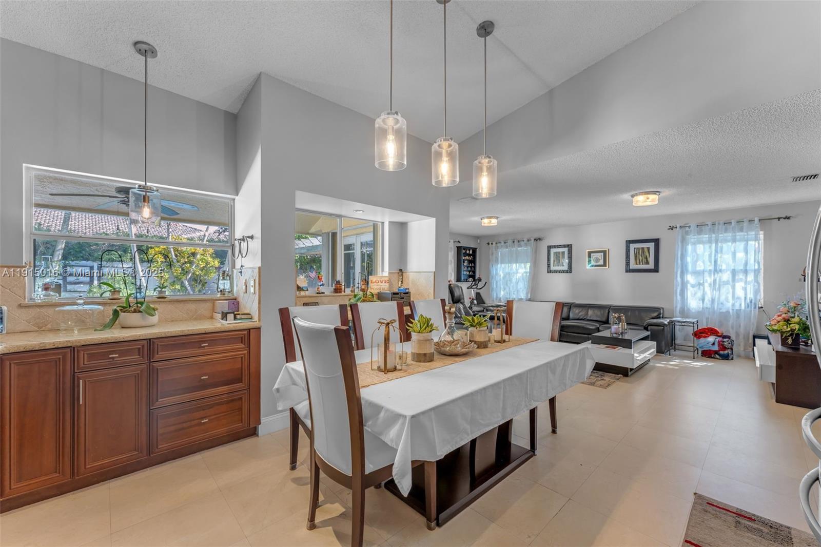 HAMMOCKS SHORES - Residential