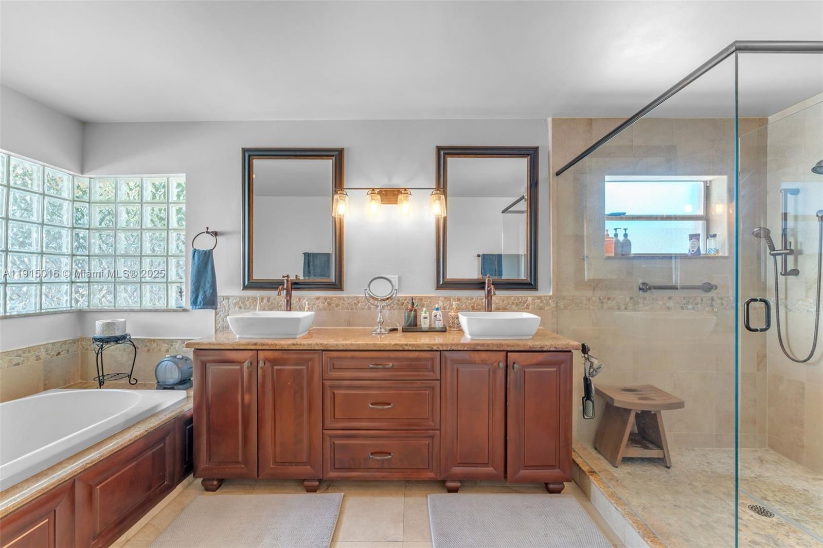 HAMMOCKS SHORES - Residential