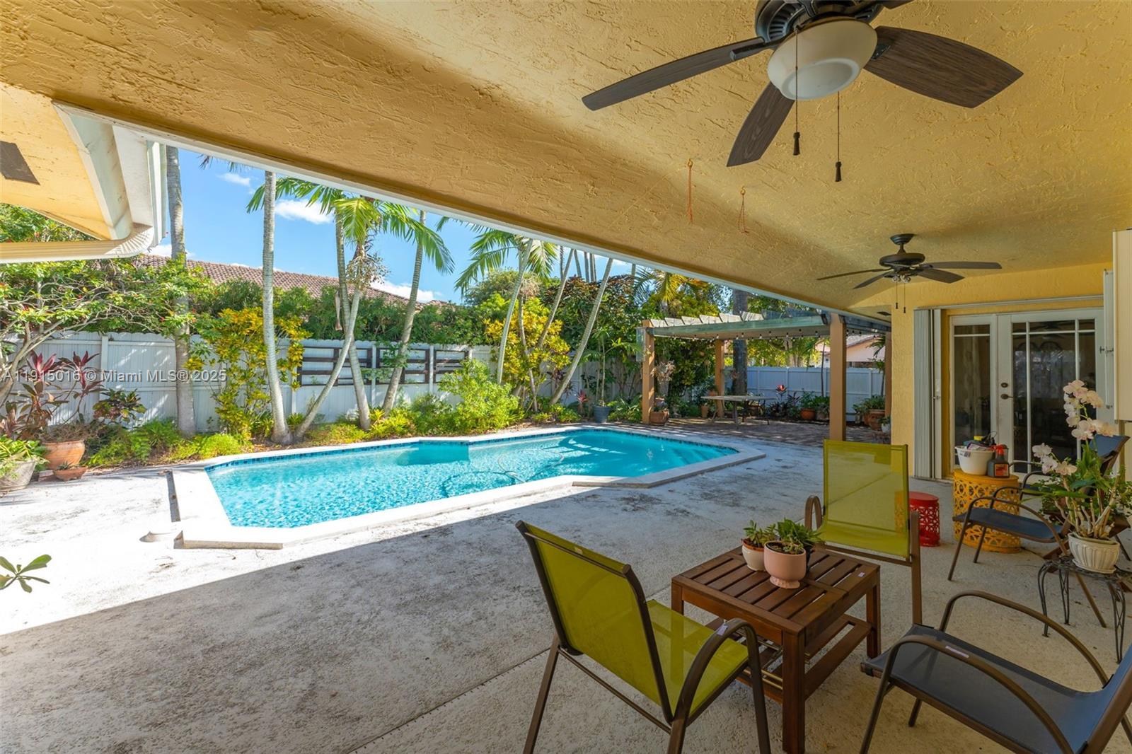 HAMMOCKS SHORES - Residential