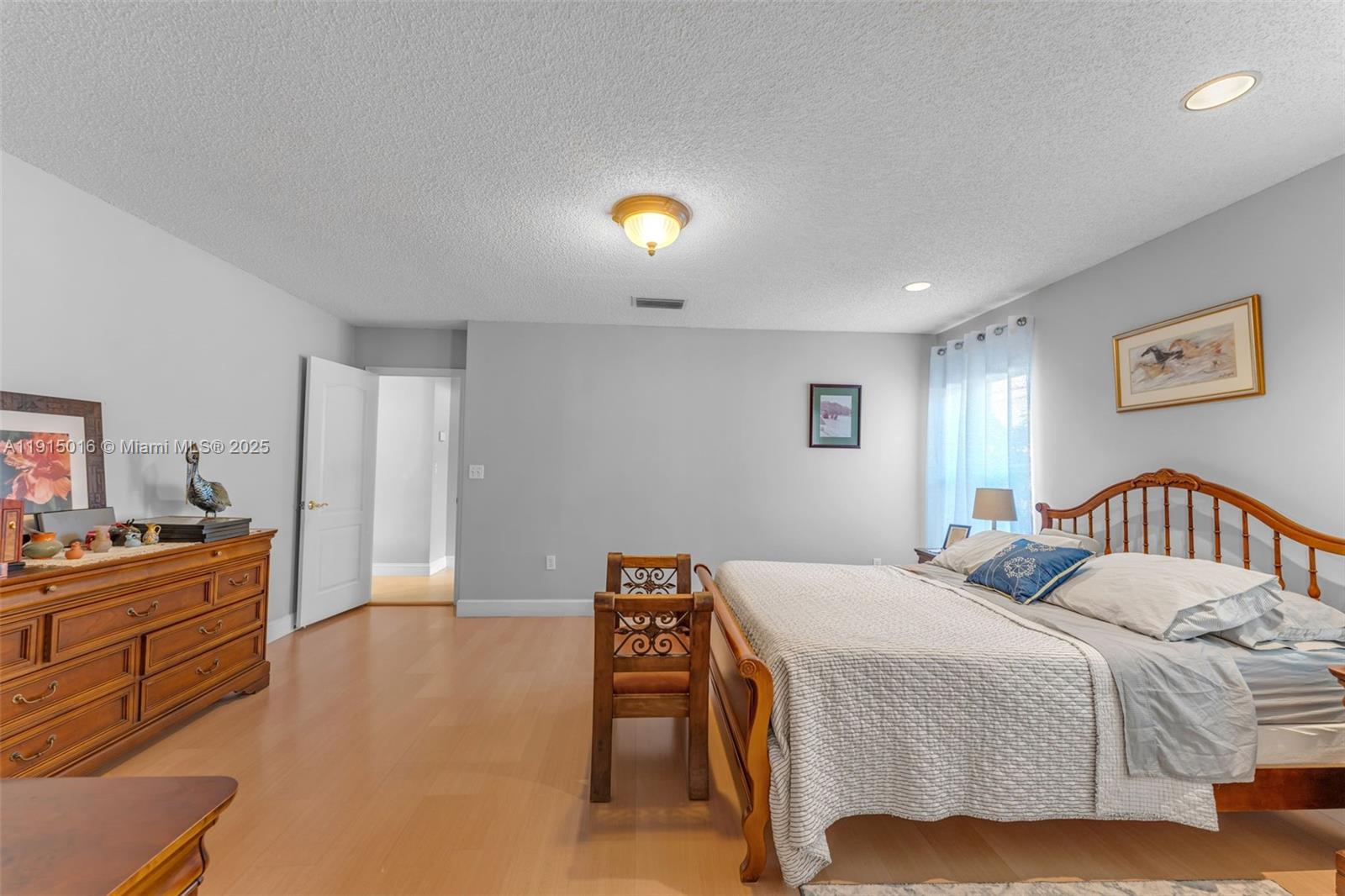 HAMMOCKS SHORES - Residential