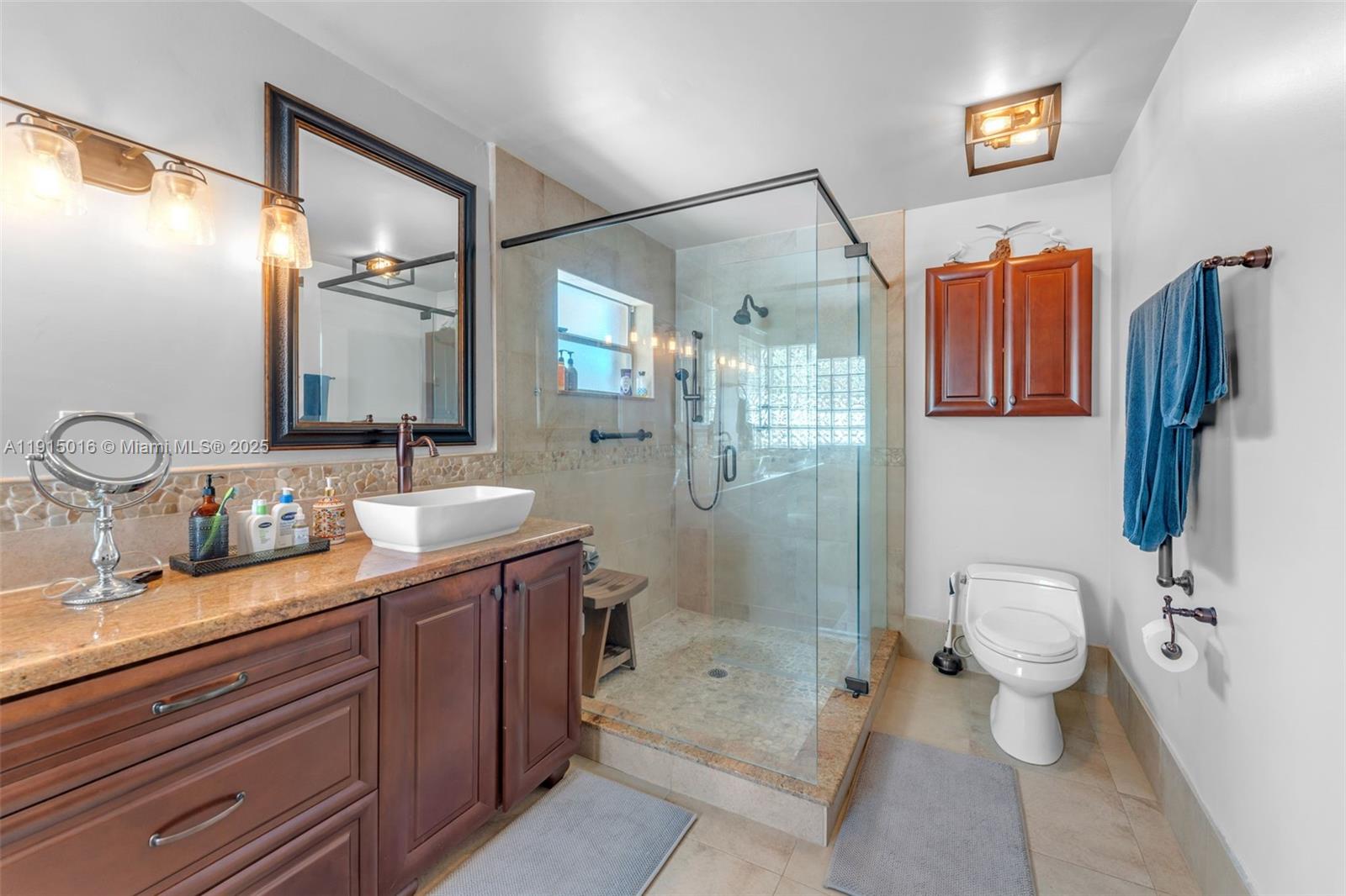 HAMMOCKS SHORES - Residential