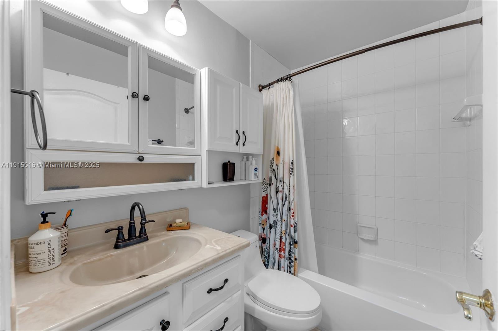 HAMMOCKS SHORES - Residential