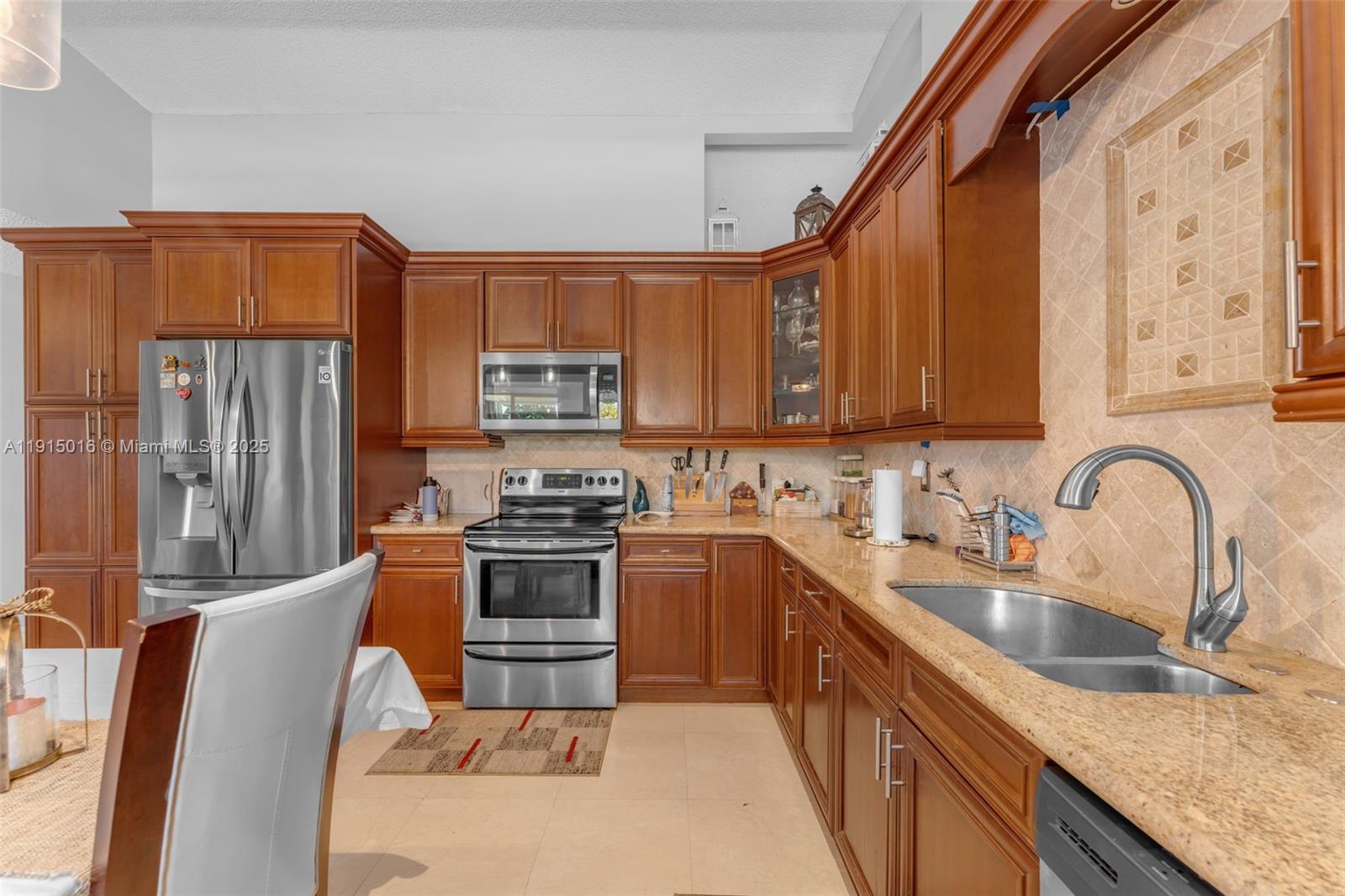 HAMMOCKS SHORES - Residential