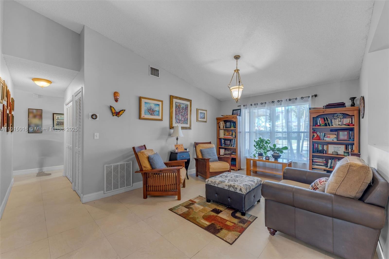 HAMMOCKS SHORES - Residential