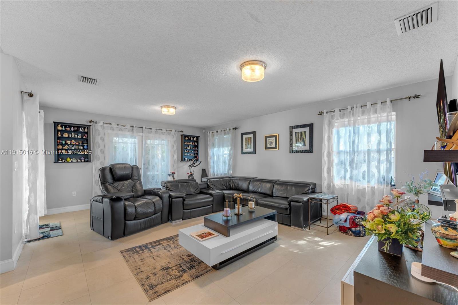 HAMMOCKS SHORES - Residential