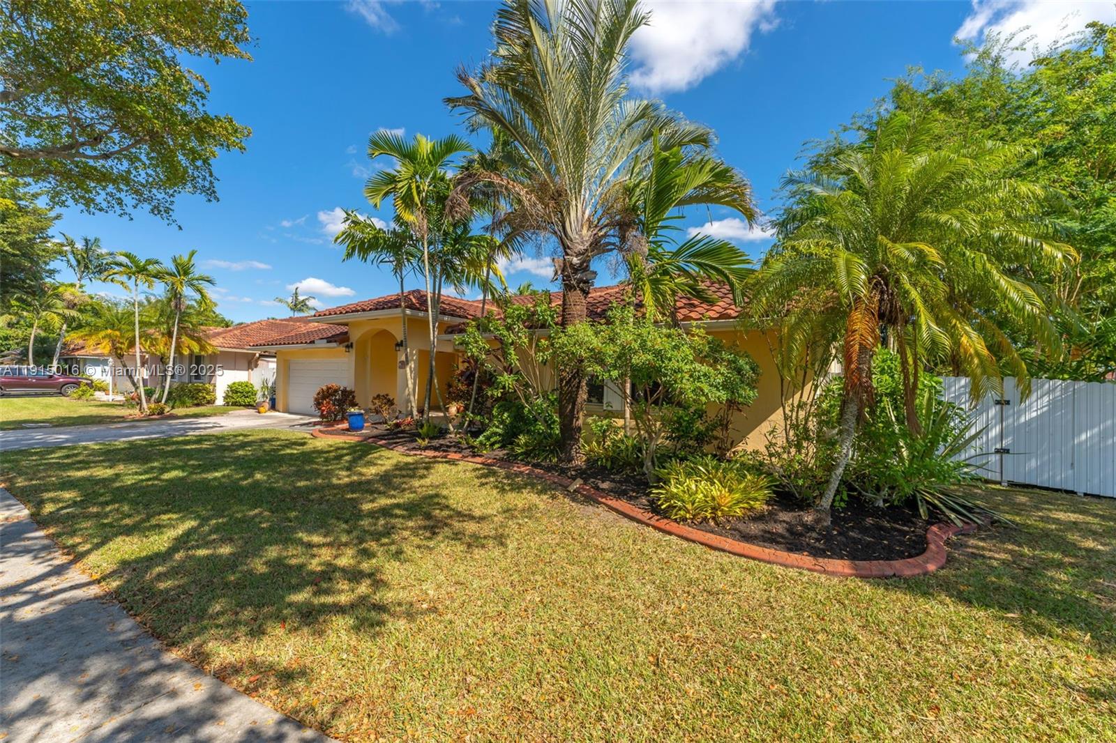 HAMMOCKS SHORES - Residential