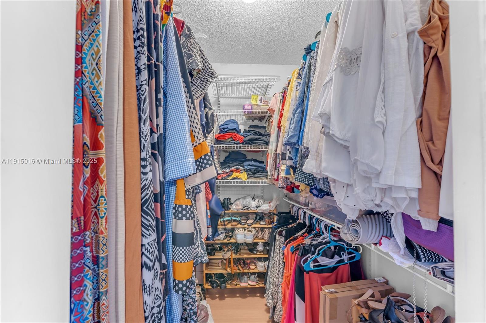 HAMMOCKS SHORES - Residential