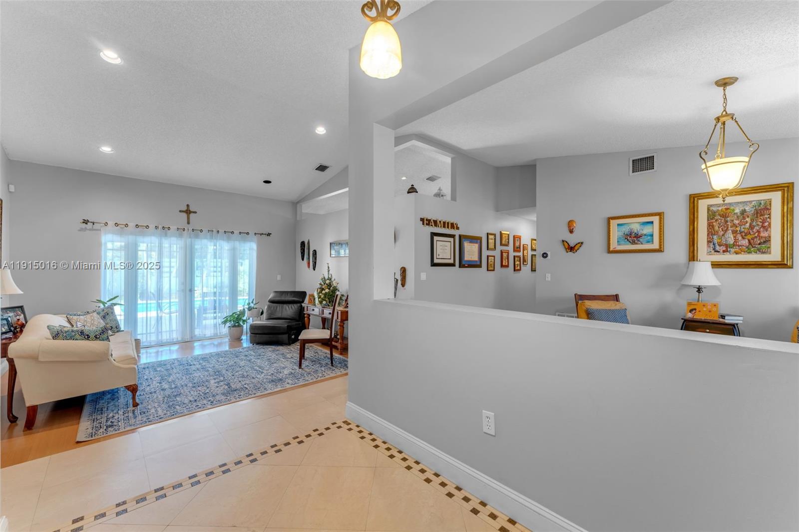 HAMMOCKS SHORES - Residential