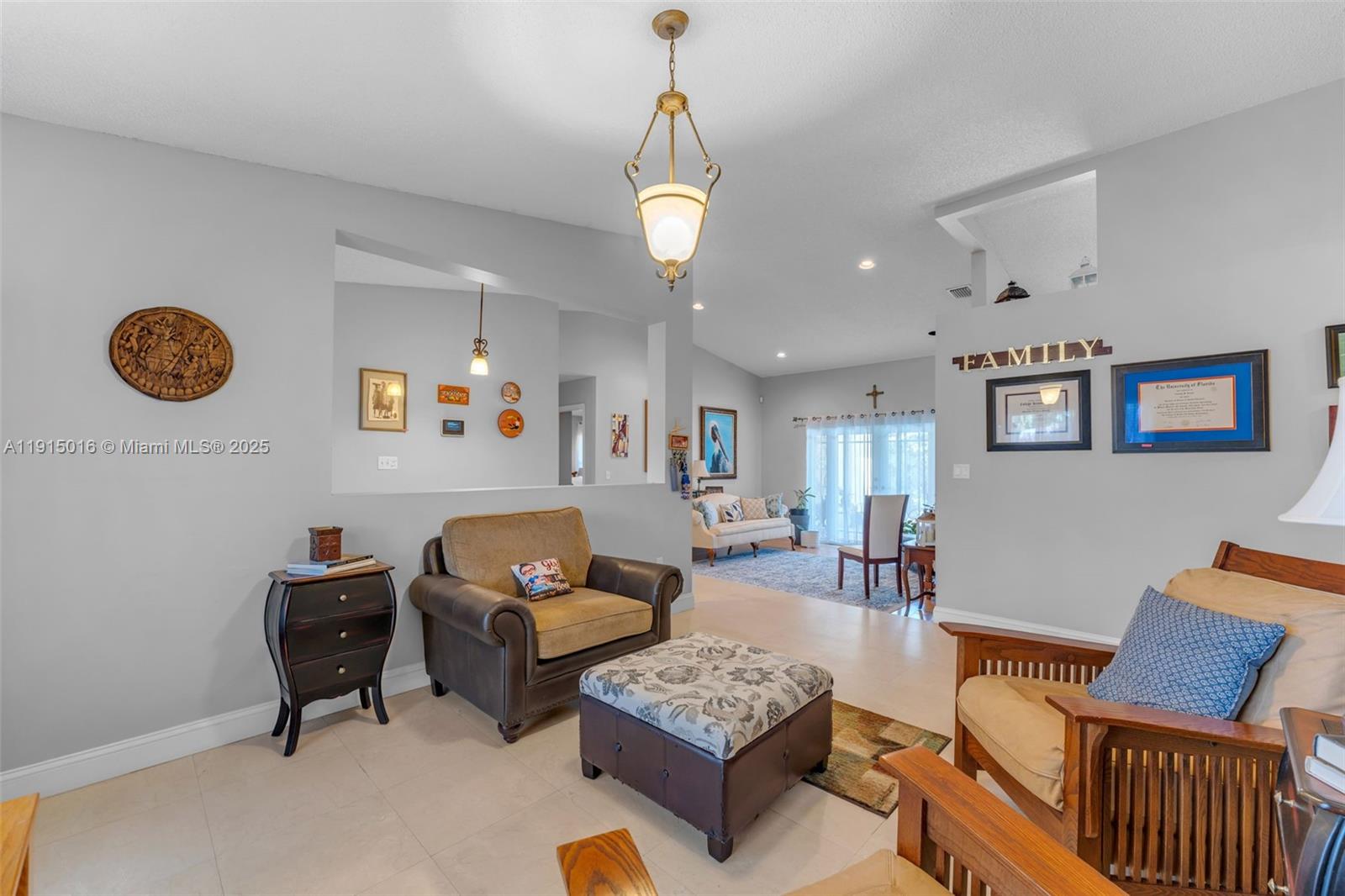 HAMMOCKS SHORES - Residential