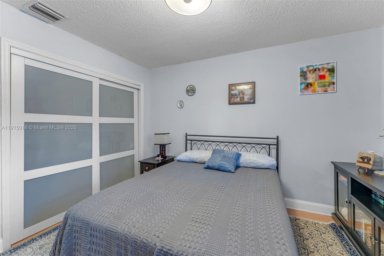 HAMMOCKS SHORES - Residential