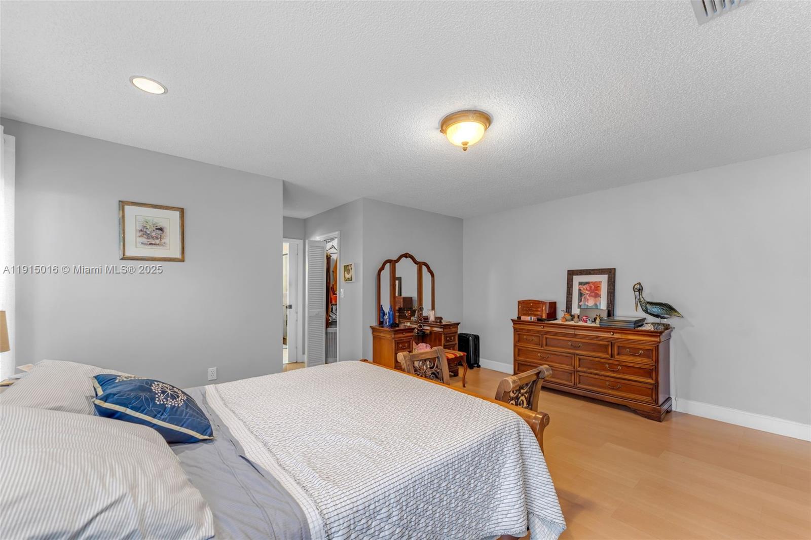 HAMMOCKS SHORES - Residential