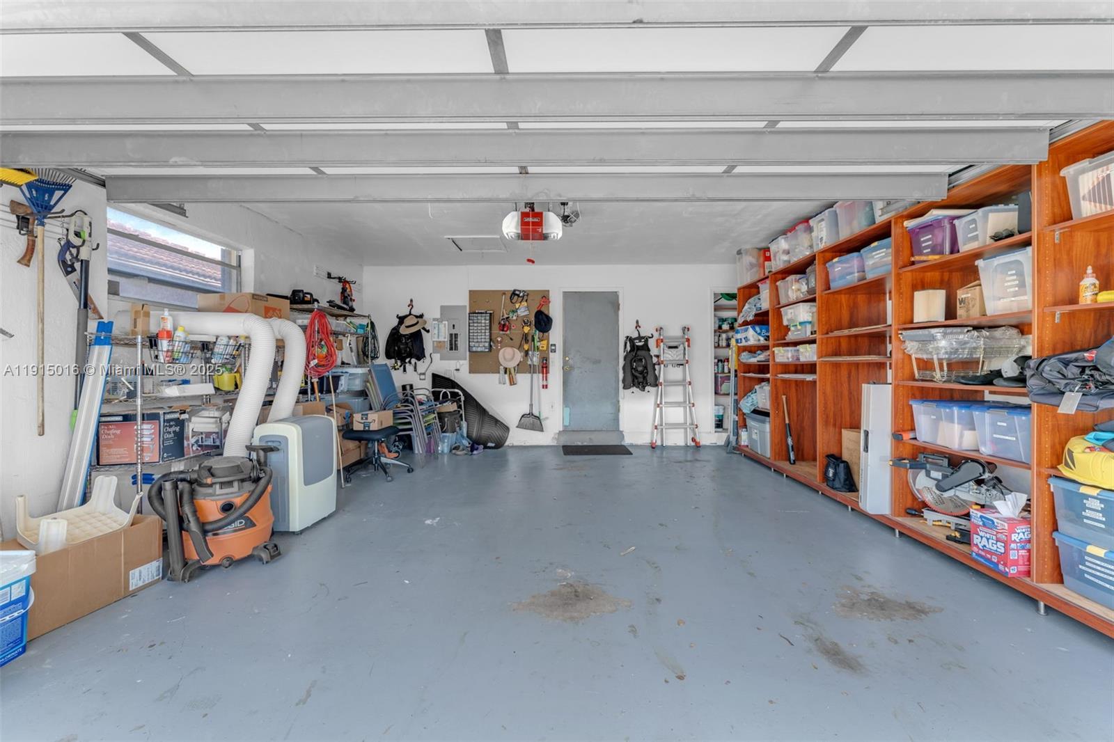 HAMMOCKS SHORES - Residential