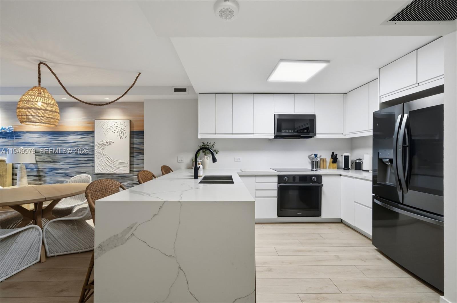 View photos, virtual tours, details... 2301 Collins Ave 329