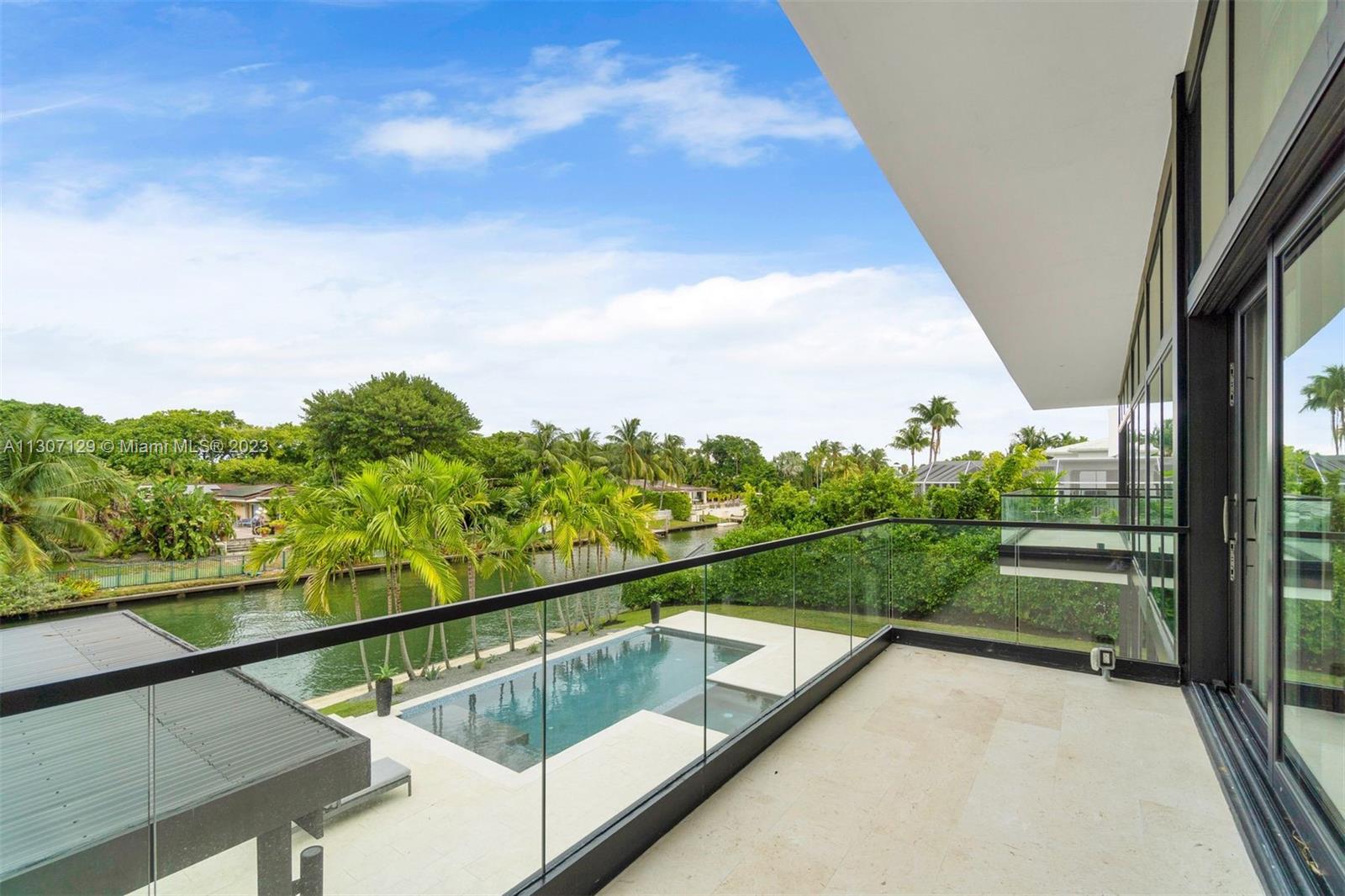 BAY POINT - Residential