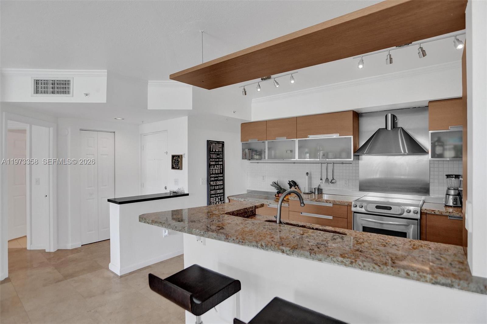 PORTO BELLAGIO CONDO - Residential