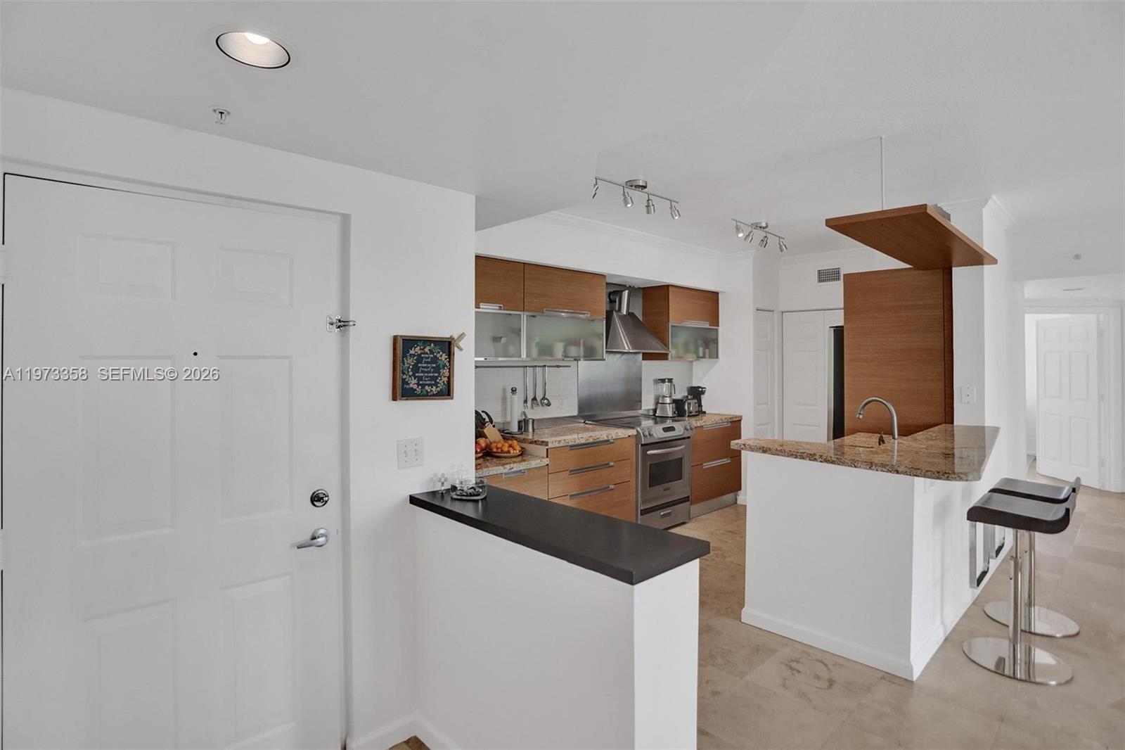 PORTO BELLAGIO CONDO - Residential