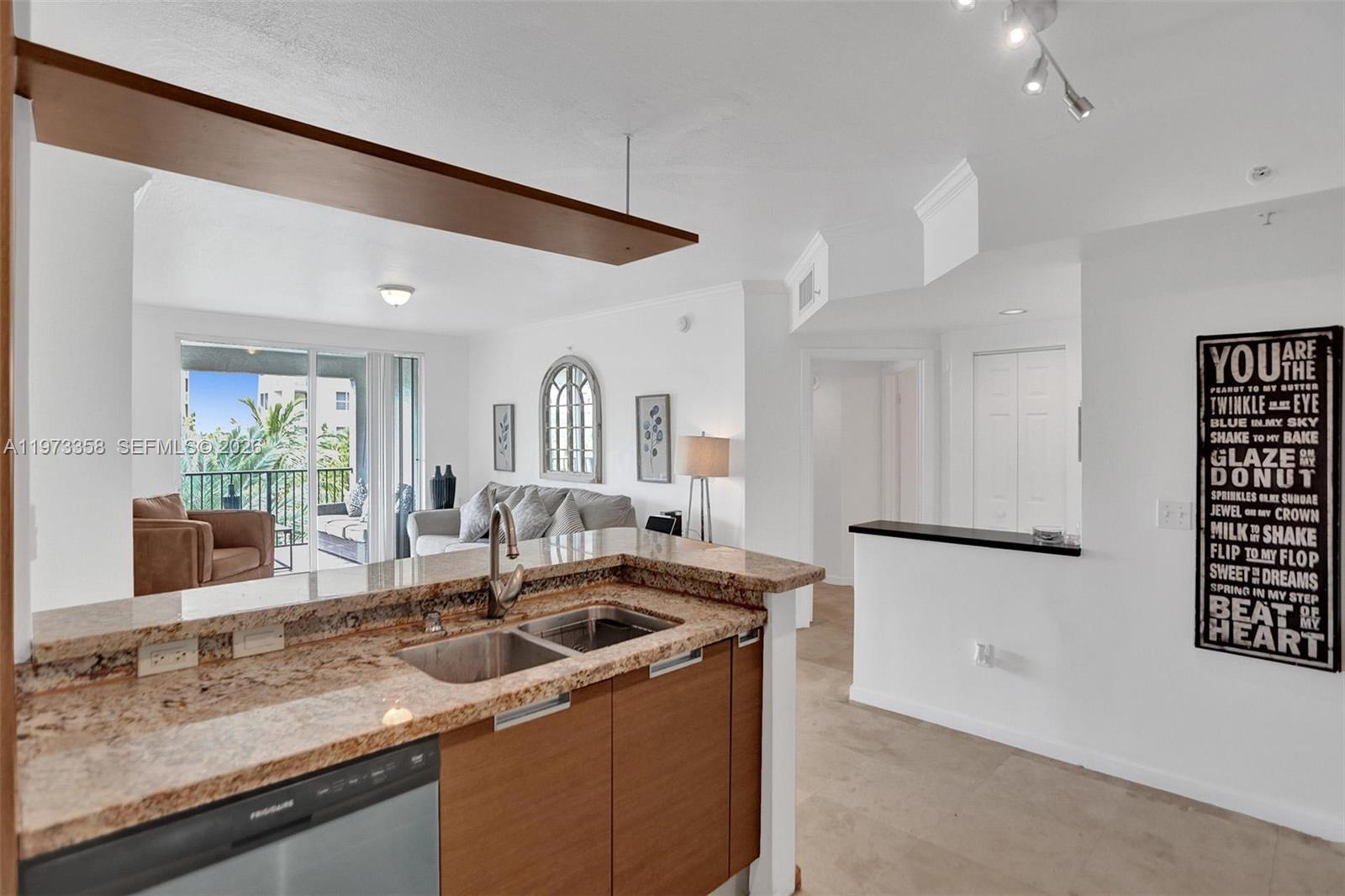 PORTO BELLAGIO CONDO - Residential