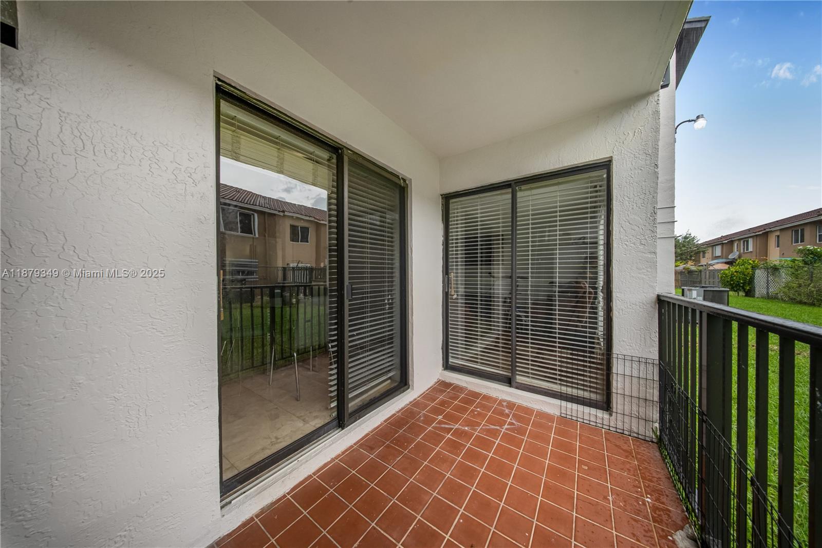 LYNBROOK COURT CONDO PH I - Residential Lease