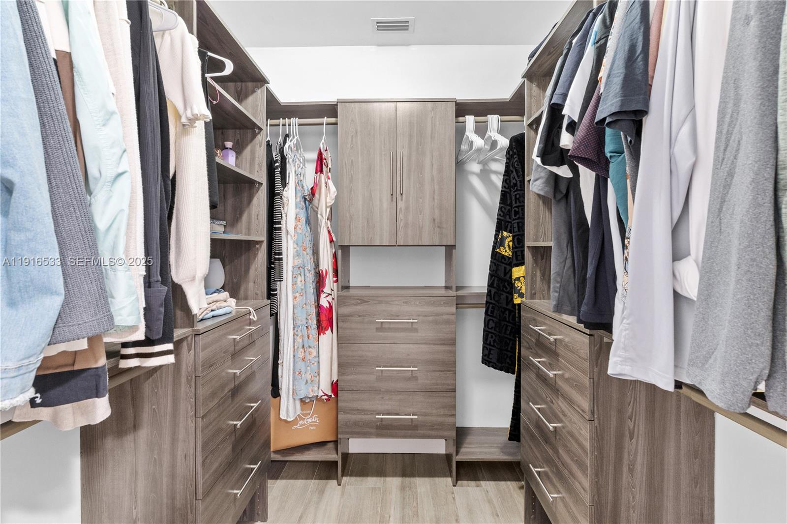 HIGHLAND LAKES SEC 1 - Residential