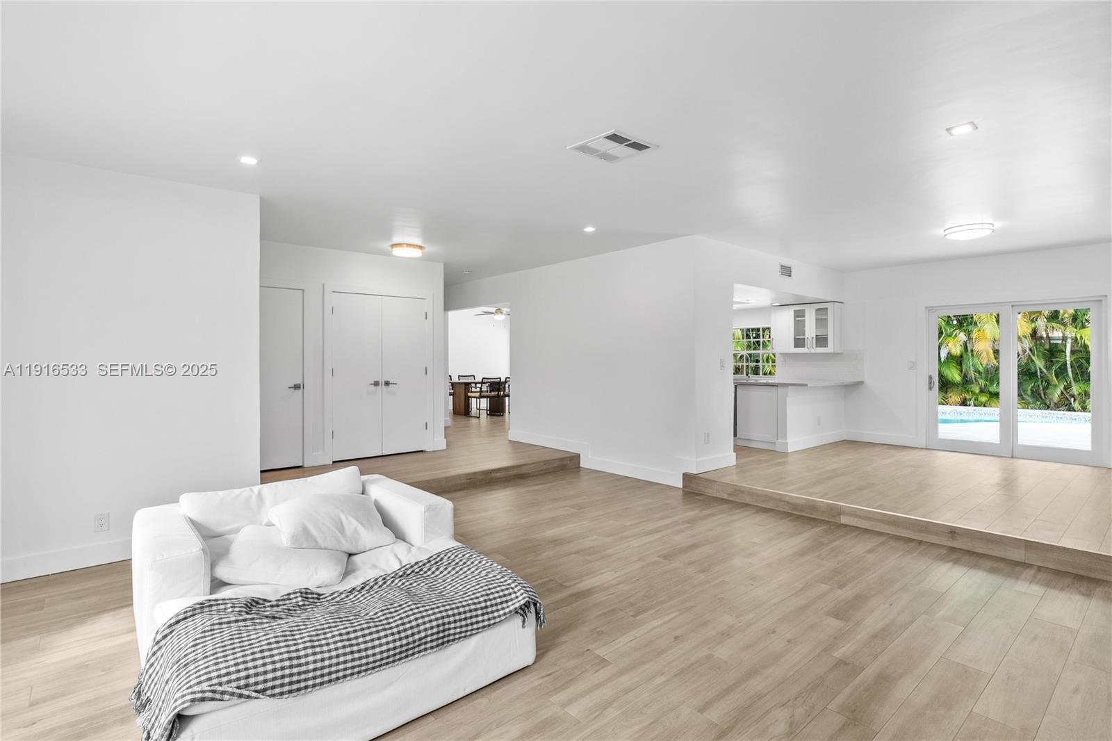 HIGHLAND LAKES SEC 1 - Residential