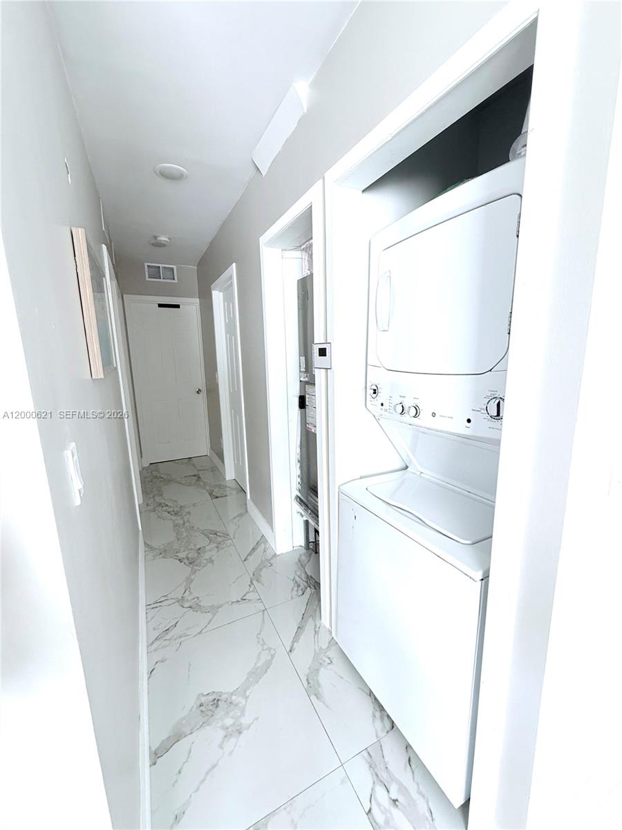 WESTWOOD LAKE 2ND ADDN - Residential Lease