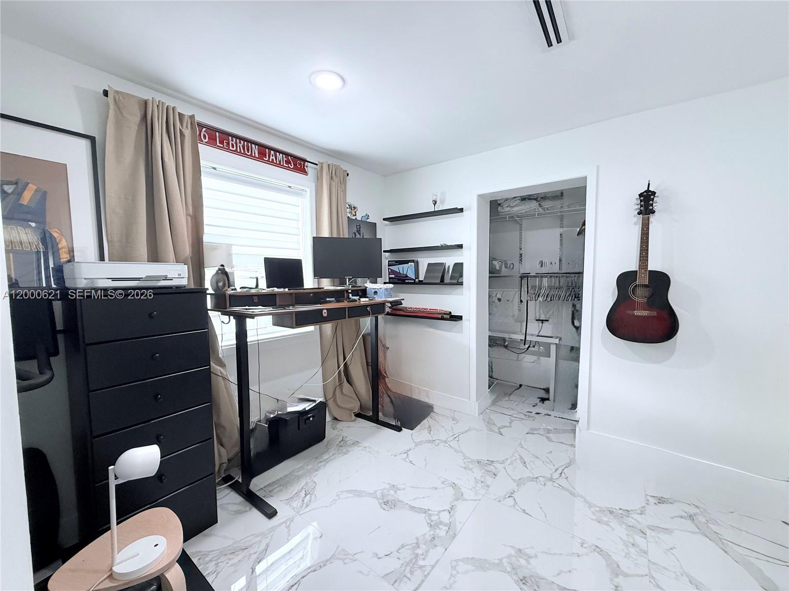 WESTWOOD LAKE 2ND ADDN - Residential Lease