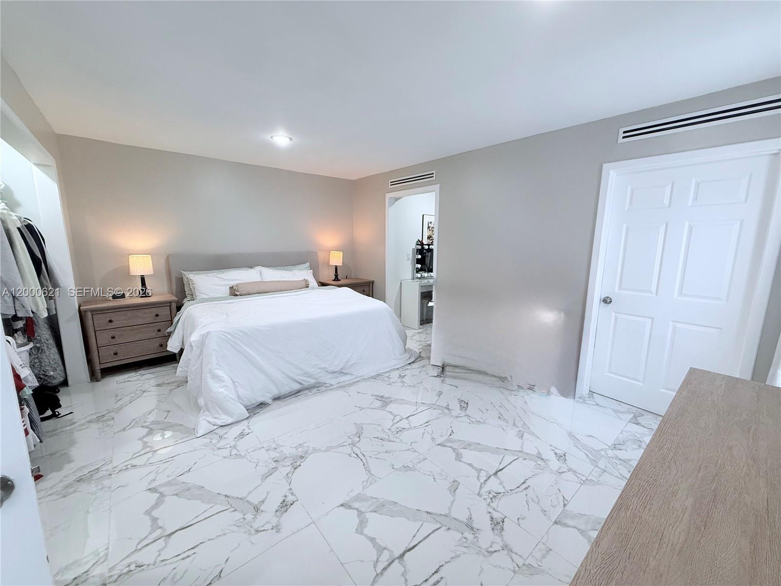 WESTWOOD LAKE 2ND ADDN - Residential Lease