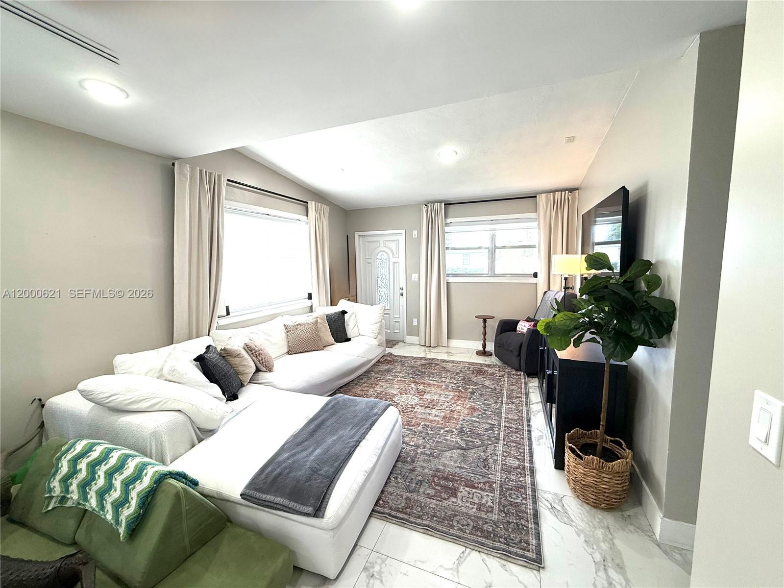 WESTWOOD LAKE 2ND ADDN - Residential Lease