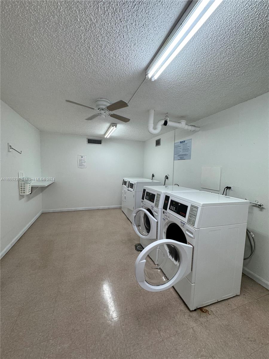 WINSTON TOWER 300 CONDO - Residential