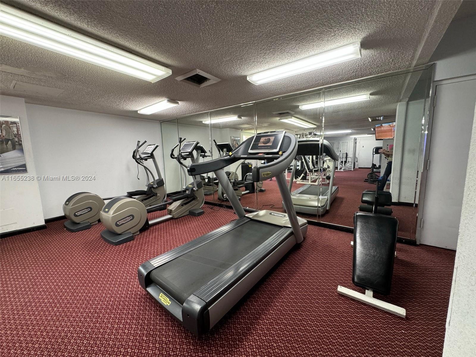 WINSTON TOWER 300 CONDO - Residential