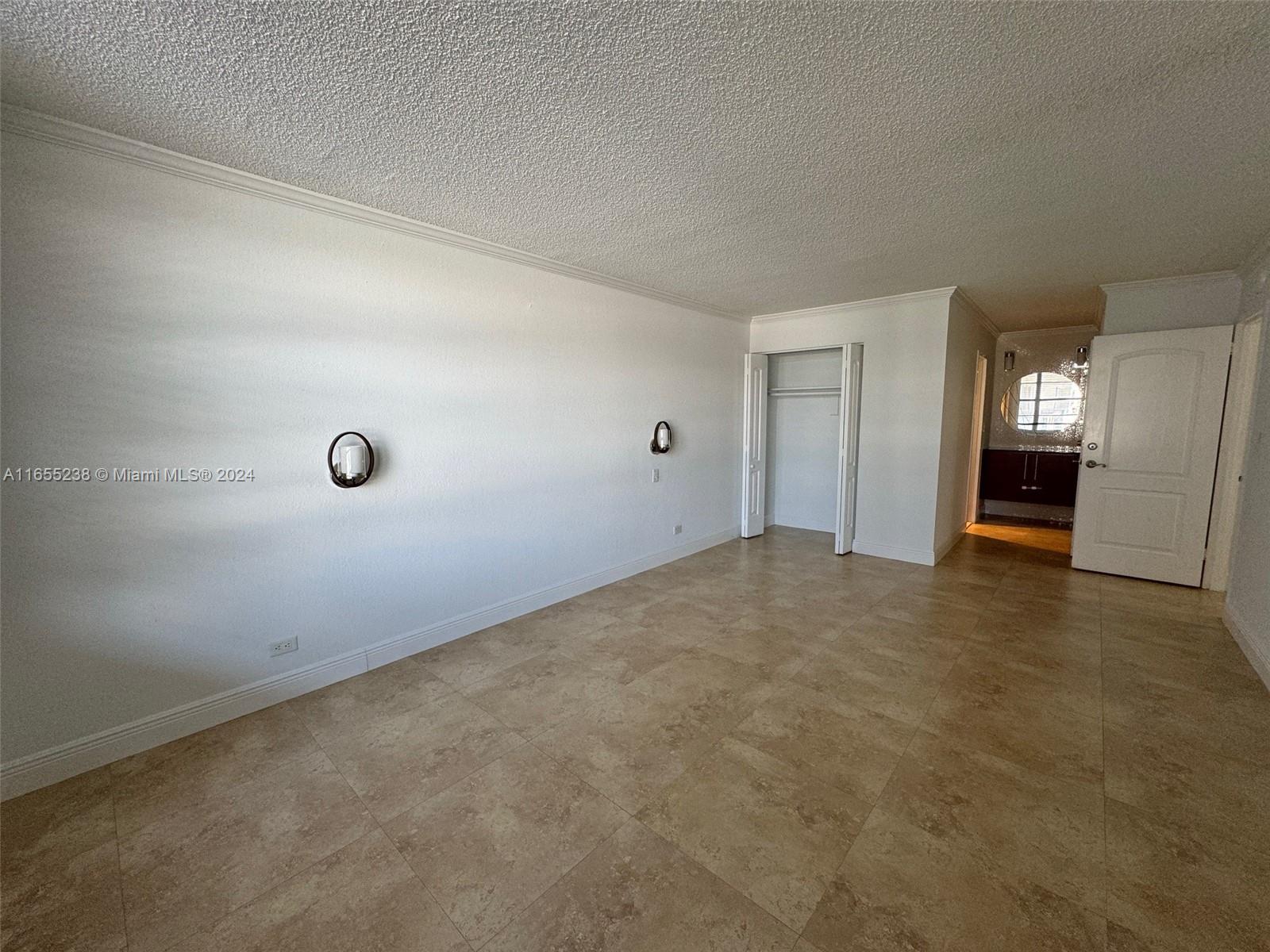 WINSTON TOWER 300 CONDO - Residential