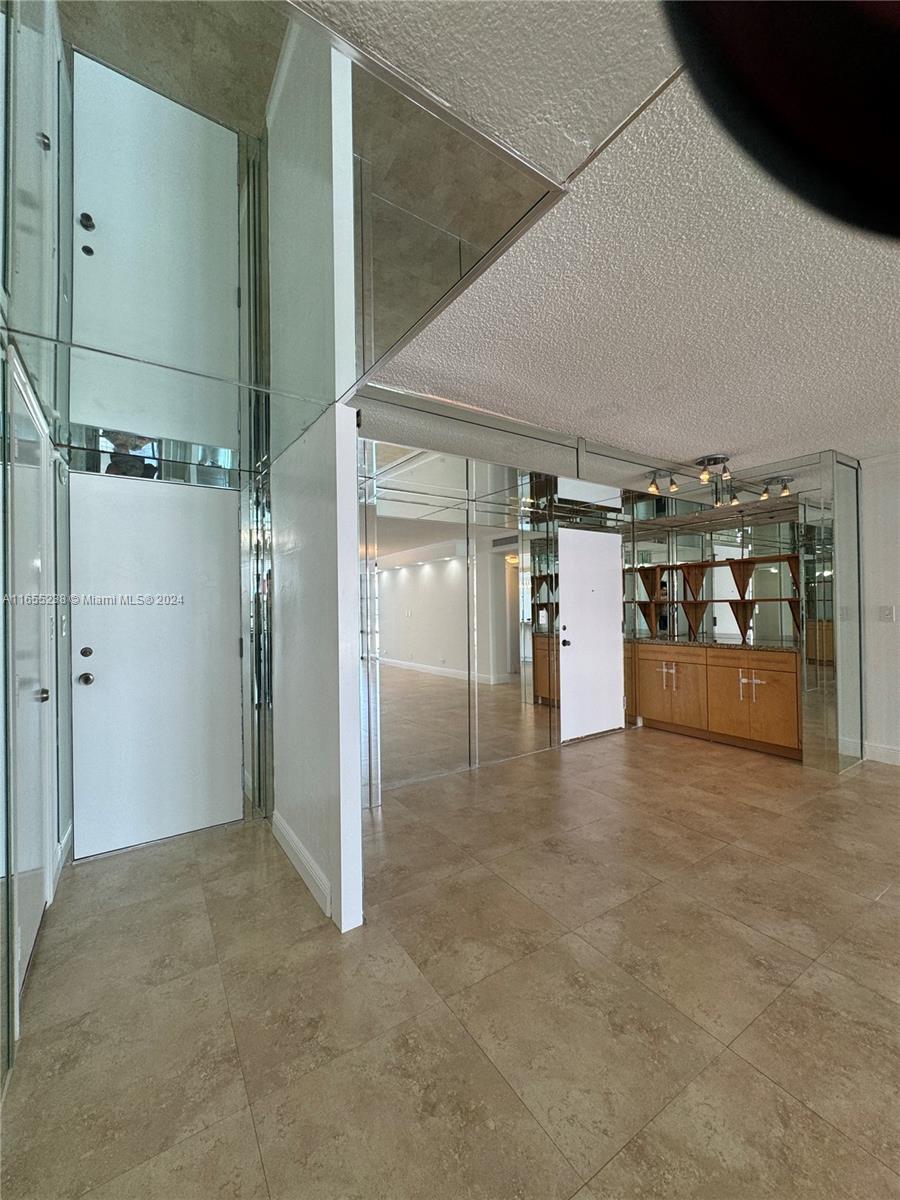 WINSTON TOWER 300 CONDO - Residential