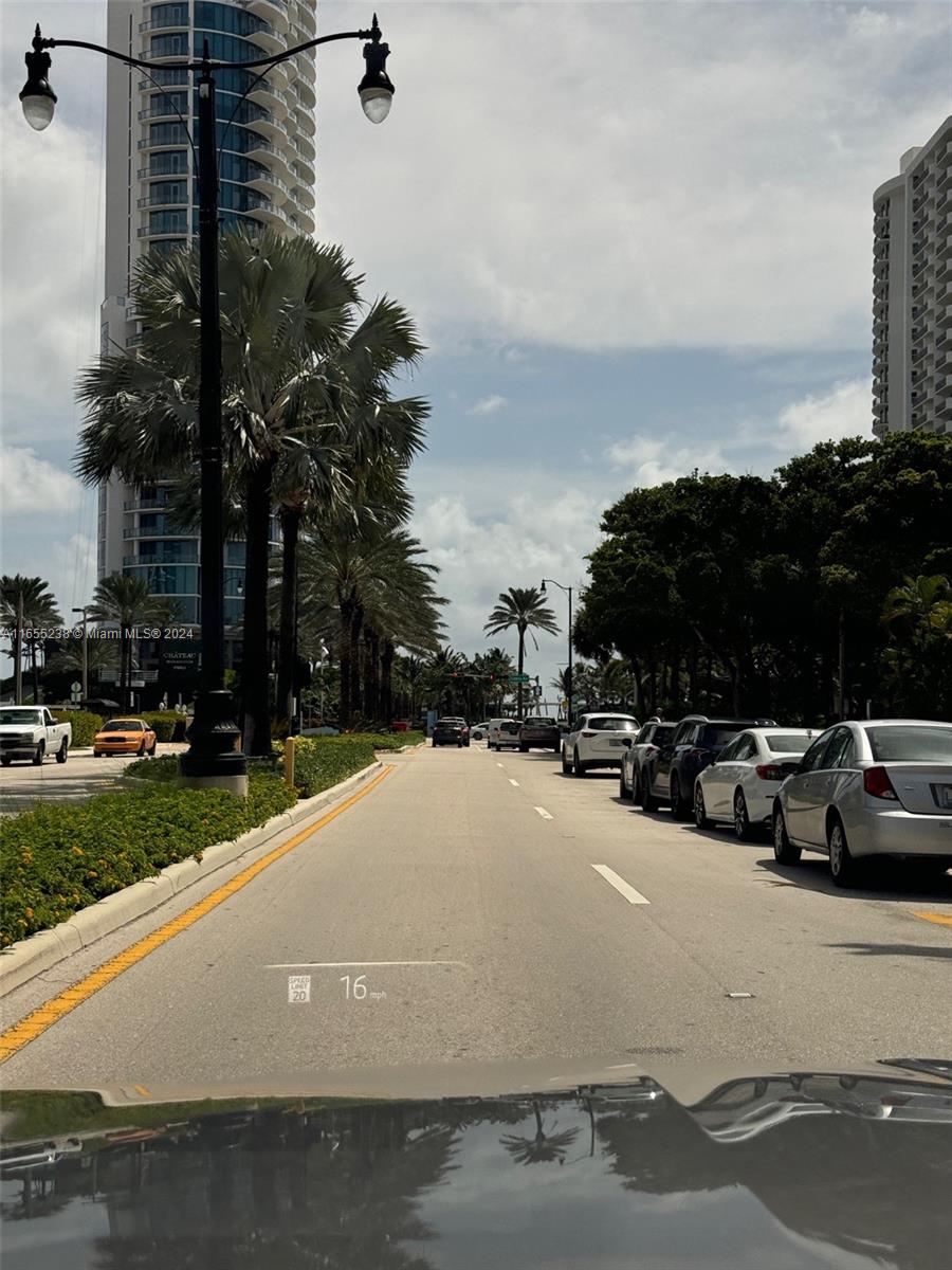 WINSTON TOWER 300 CONDO - Residential