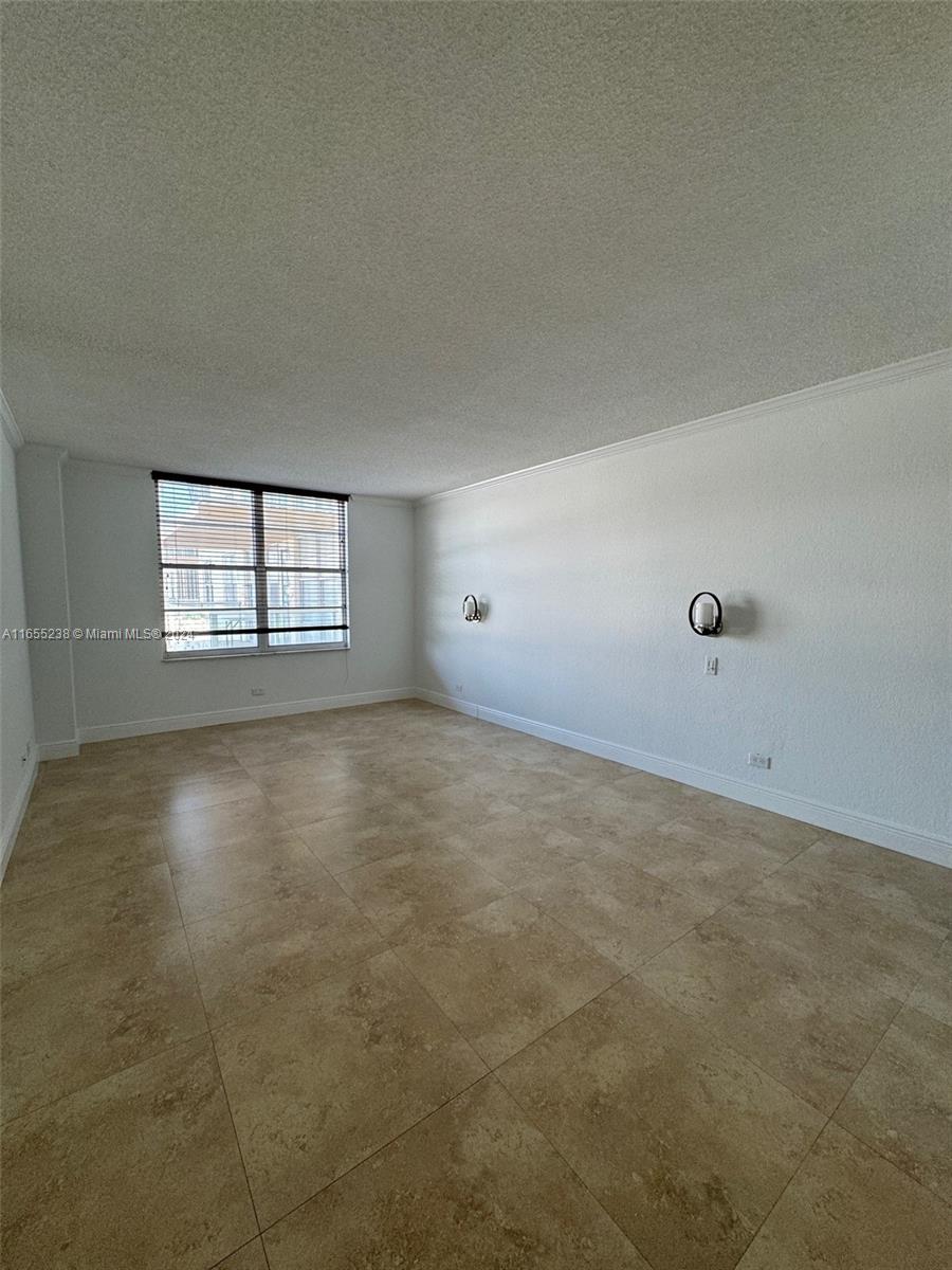 WINSTON TOWER 300 CONDO - Residential