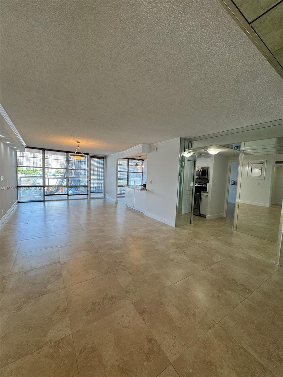 WINSTON TOWER 300 CONDO - Residential