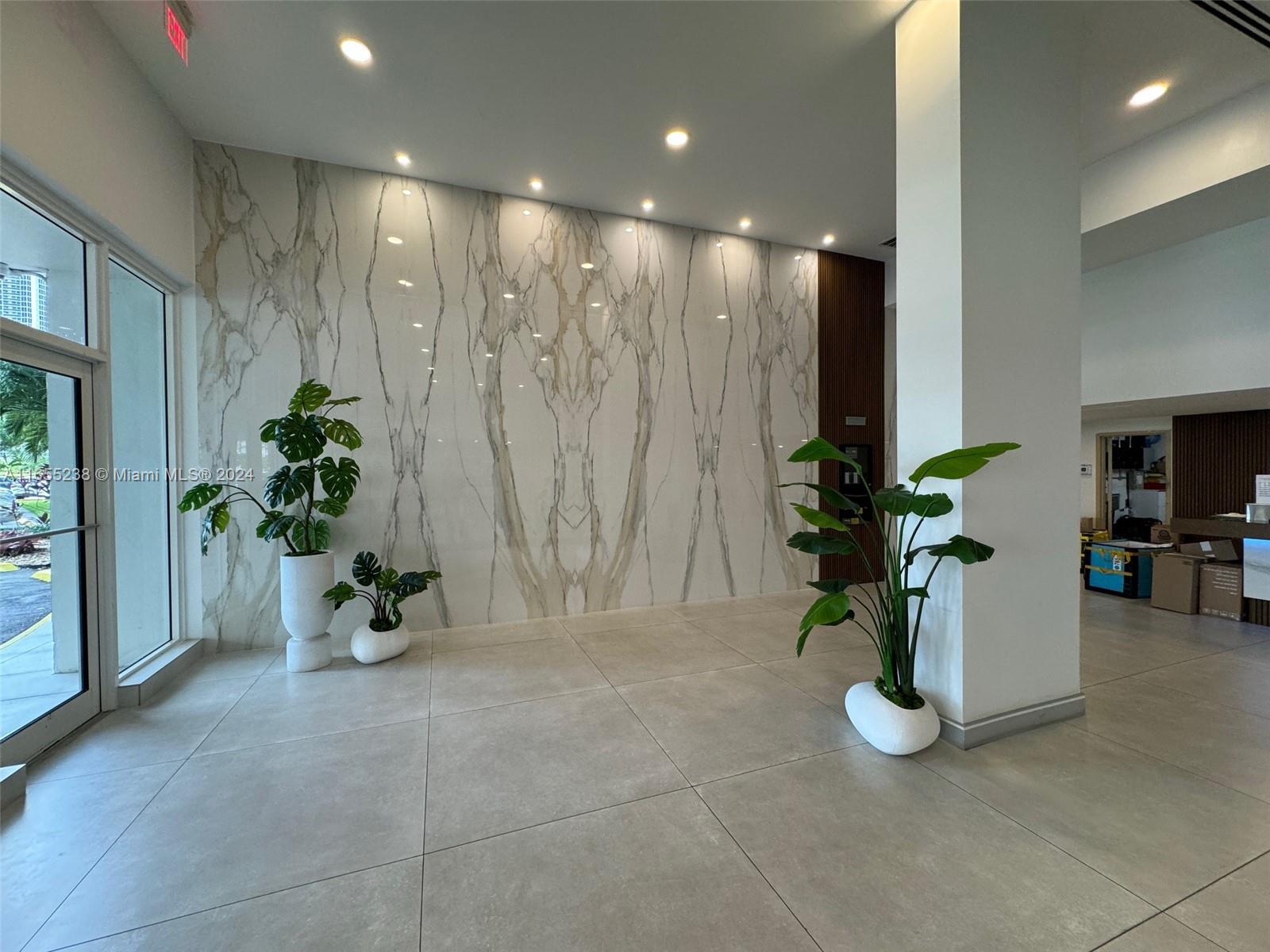 WINSTON TOWER 300 CONDO - Residential