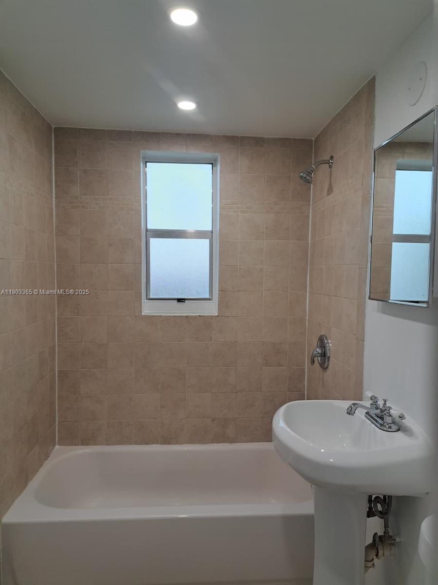 C GAB DOUGLAS SEC - Residential Lease