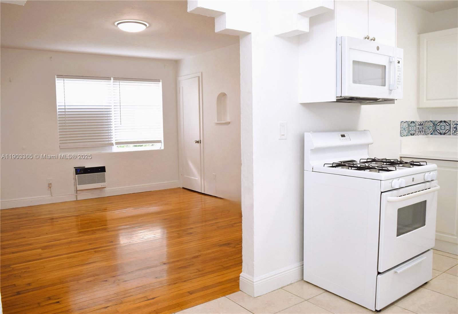 C GAB DOUGLAS SEC - Residential Lease