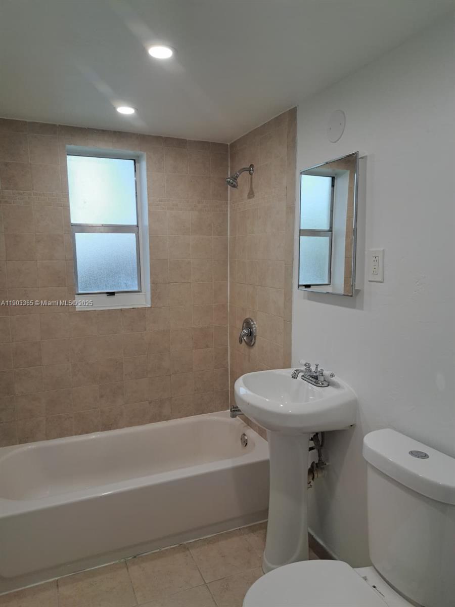 C GAB DOUGLAS SEC - Residential Lease